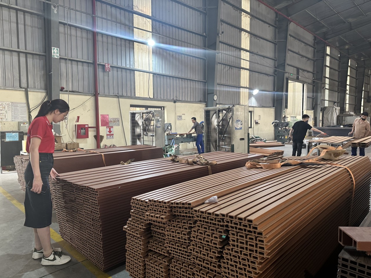 Tìm hiểu về quá trình sản xuất gỗ nhựa ngoài trời Gafa